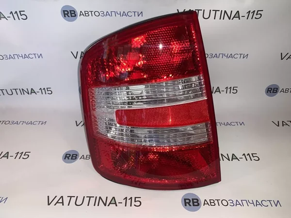Фонарь задний L SDN/Kombi