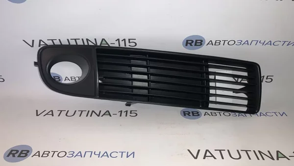 Решітка бампера R