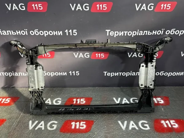 Панель передняя