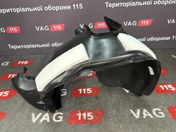 Подкрылок передний L