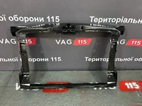Панель передня