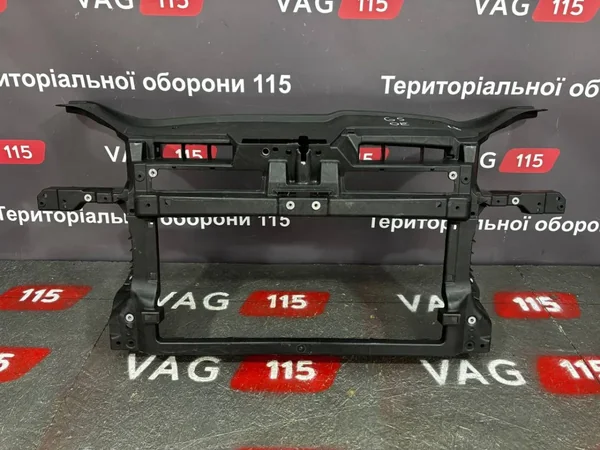 Панель передняя бенз.