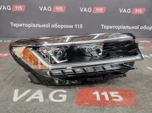 Фара основна R LED
