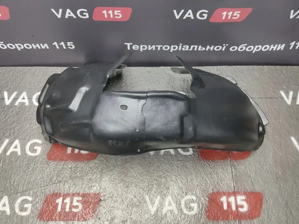 Подкрылок передний L