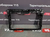 Панель передня
