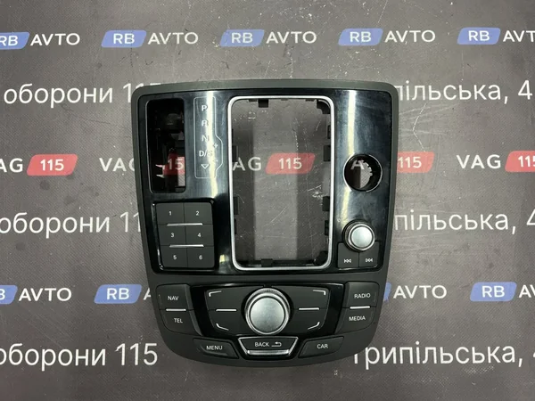 Панель управления мультимедийной системы