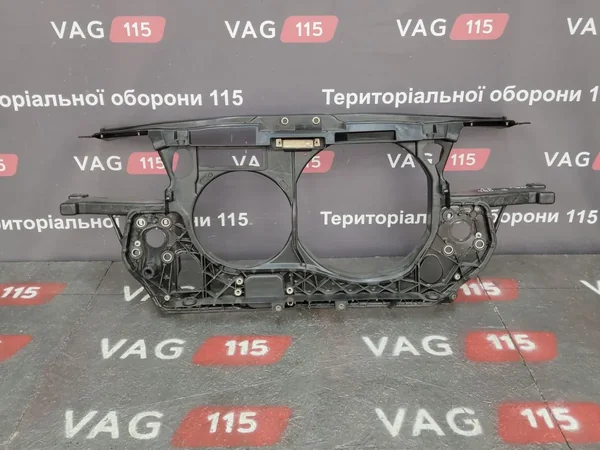 Панель передня 2.4/2.8