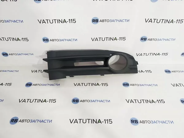 Решітка бампера R +пр/тум.