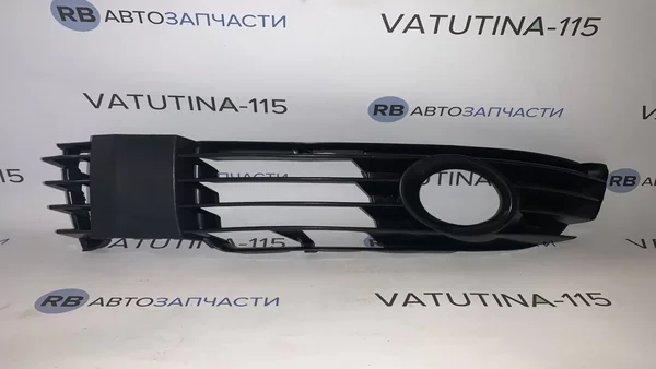 Решітка в бампер з туманк. L