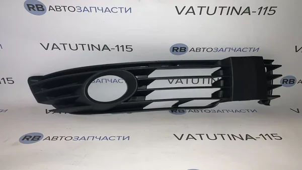 Решітка в бампер з туманк. R